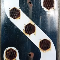 Plaque émaillée ancienne signal sonore SNCF avec catadioptres en verre