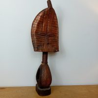 Sculpture reliquaire Afrique cuivre rouge et bois