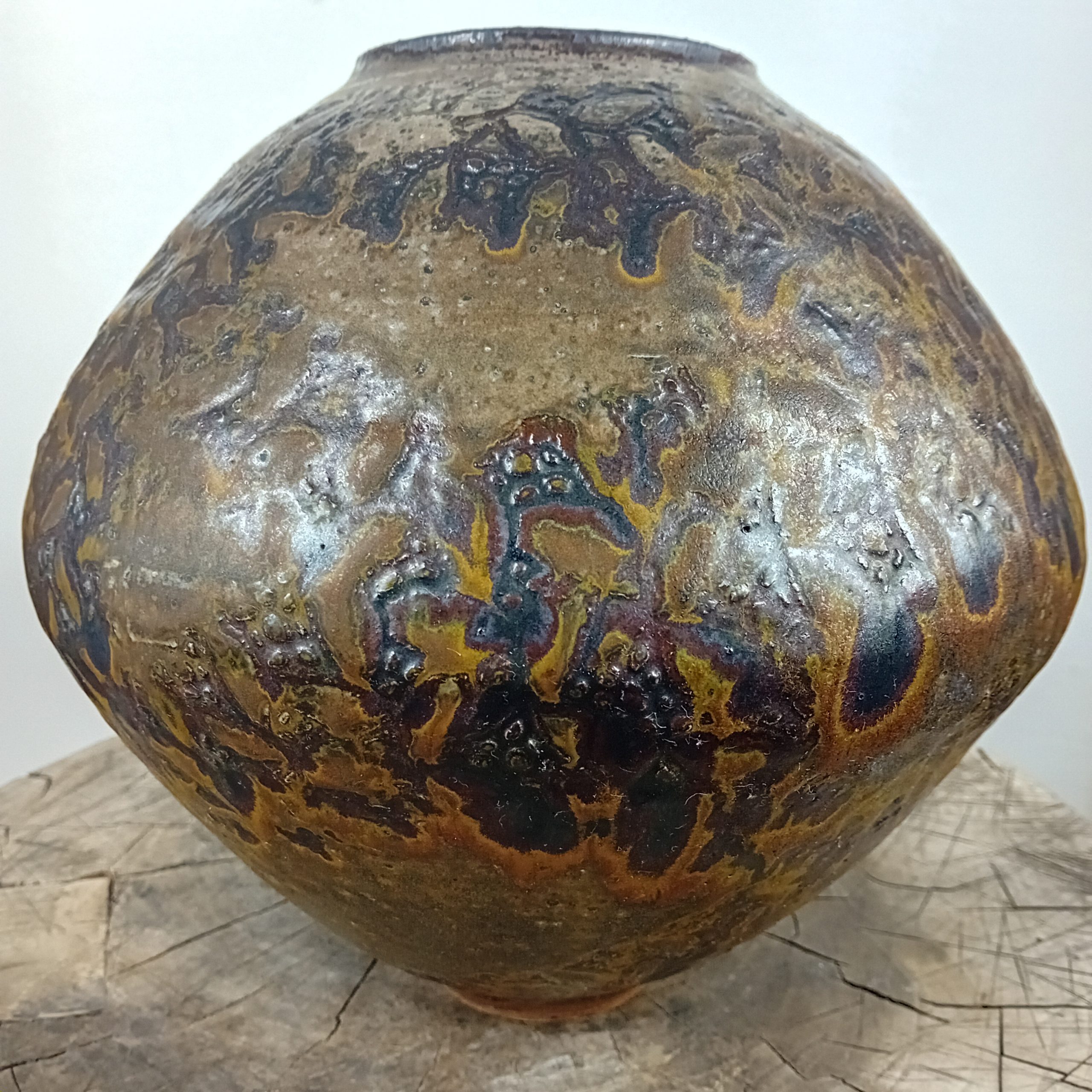 Vase en céramique forme moderne superbe couleurs signé
