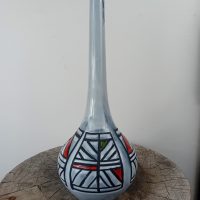 Vase long col Roger CAPRON motifs abstraits et couleurs 1950-1960 Vallauris