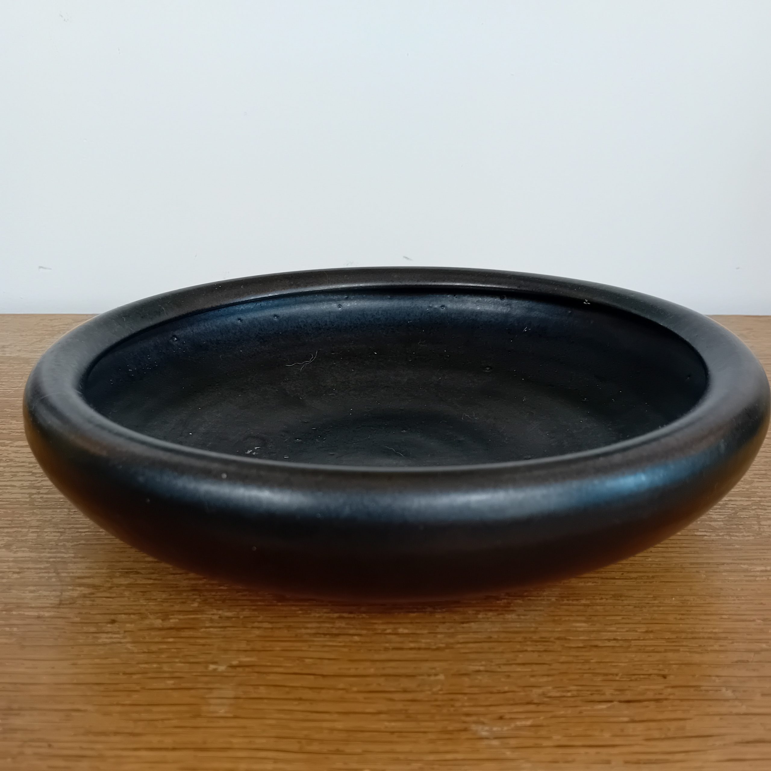 Coupe noire mat lustrée céramique Meindert Huibert Zaalberg Pays Bas 1903-1989