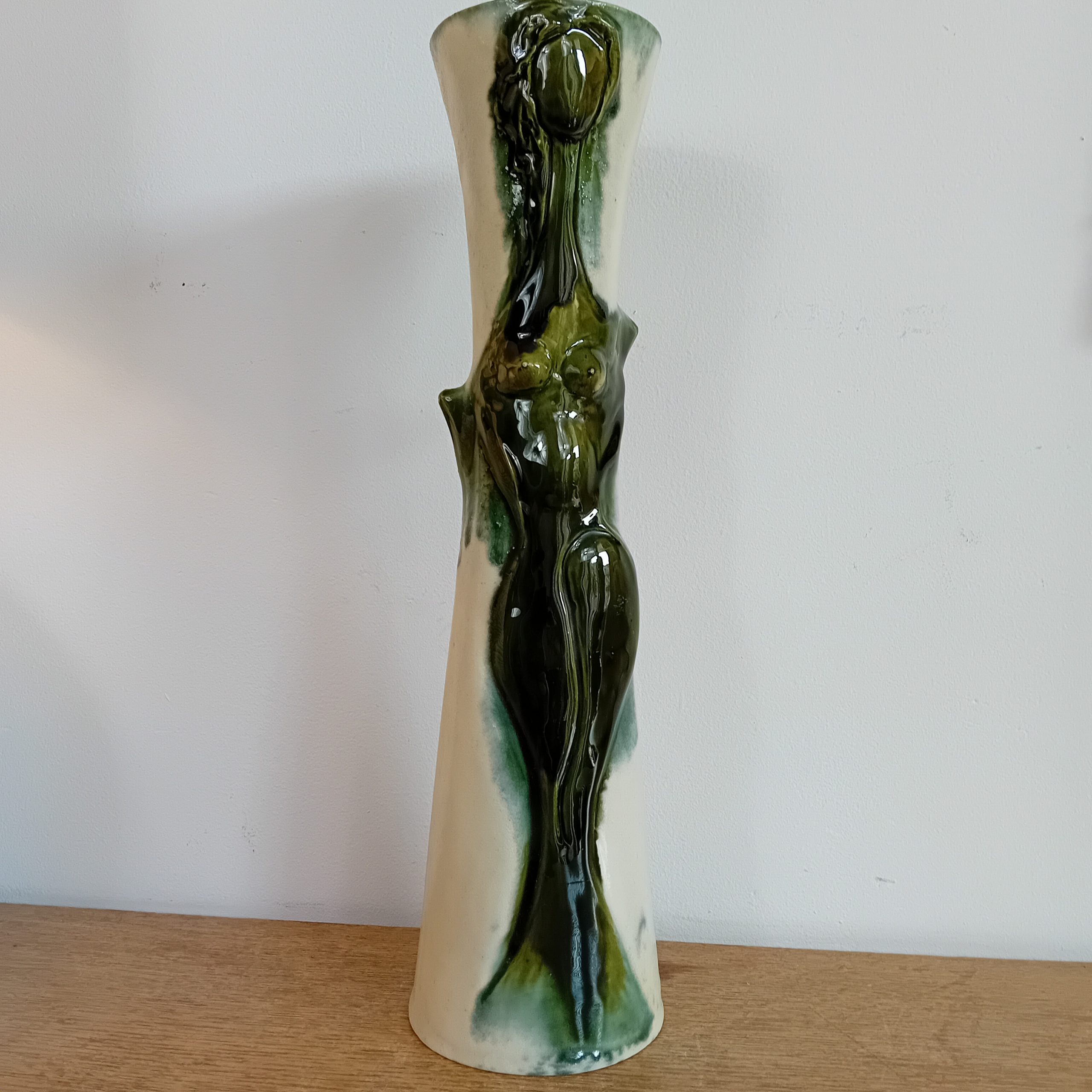 Vase nu féminin porcelaine 10 ème Festival de la Mode d’été Cannes années 60-70
